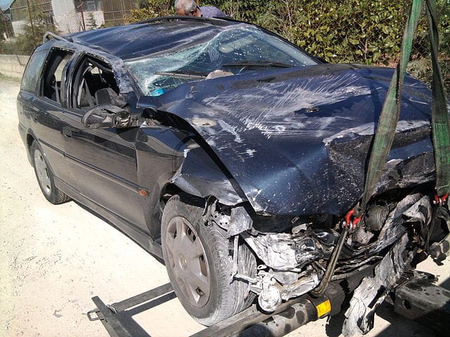 640px-Car_crash.jpg