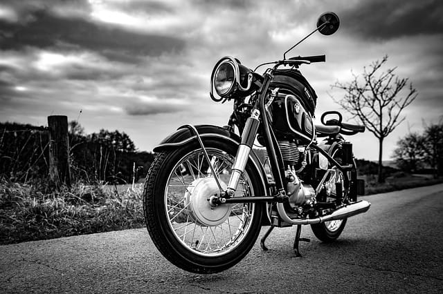 motorcycle-1927533_640.jpg
