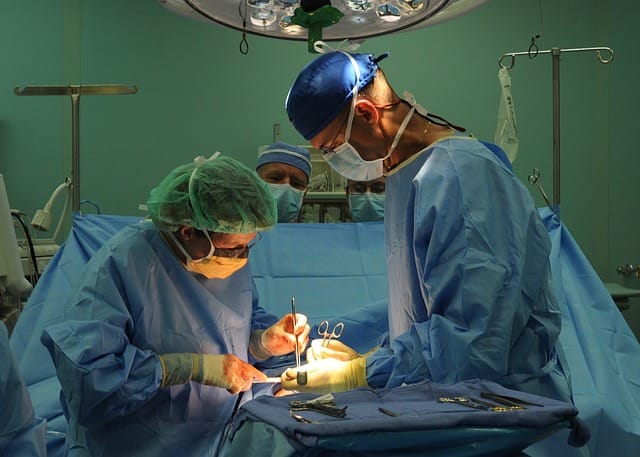 surgery-880584_640.jpg